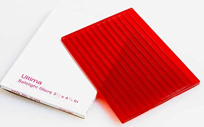 Filtre pour fluorescent pour chambre noire - Rouge - Rég.: 120.00$